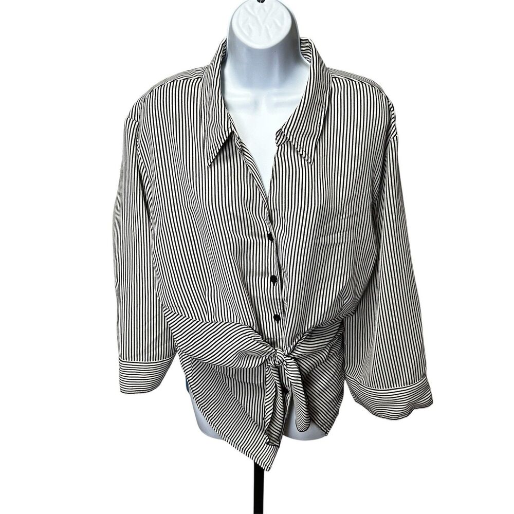 Cato Woman‎ Size 26/28W Tie Front Long Sleeve Button-up V-Neck Top